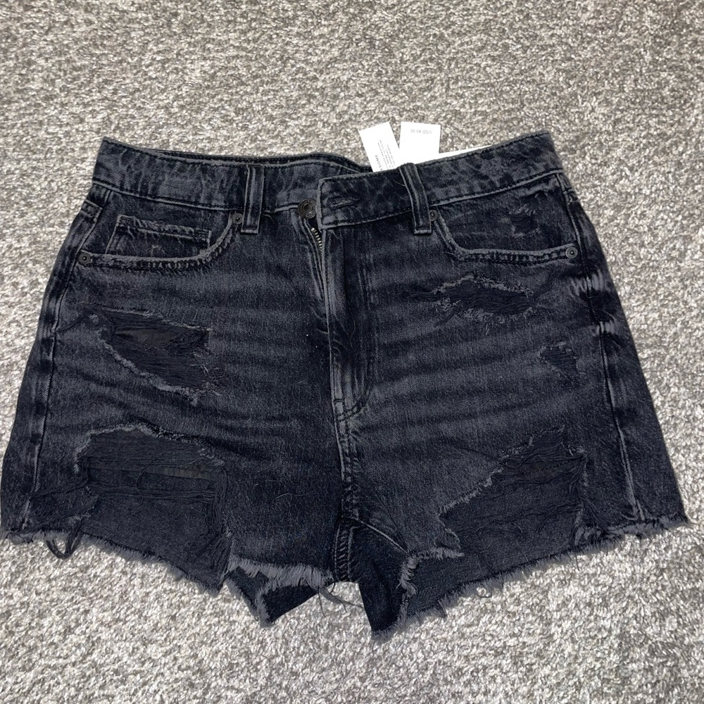American Eagle short